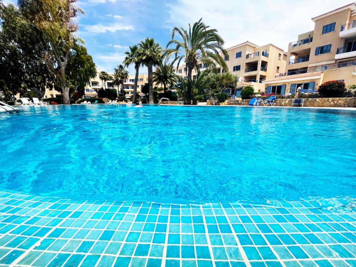 Direct Sea View & Quality Bed - Kings Palace 1 Bed Paphos Ngoại thất bức ảnh